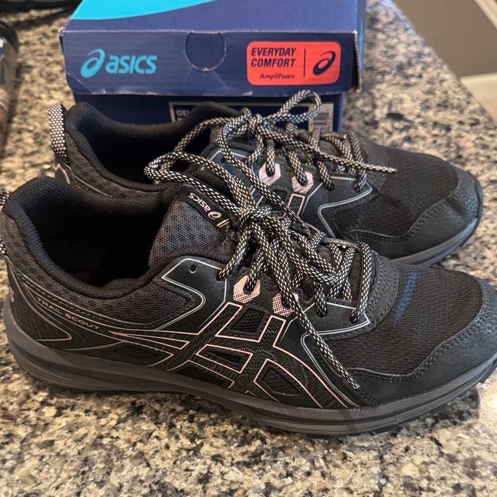 ASICS Black Sneakers with Pink Highlights size 9.5